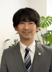 梶並吉光弁護士