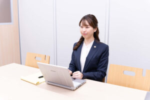 南村早紀弁護士