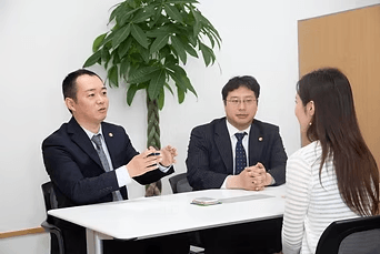 弁護士の画像