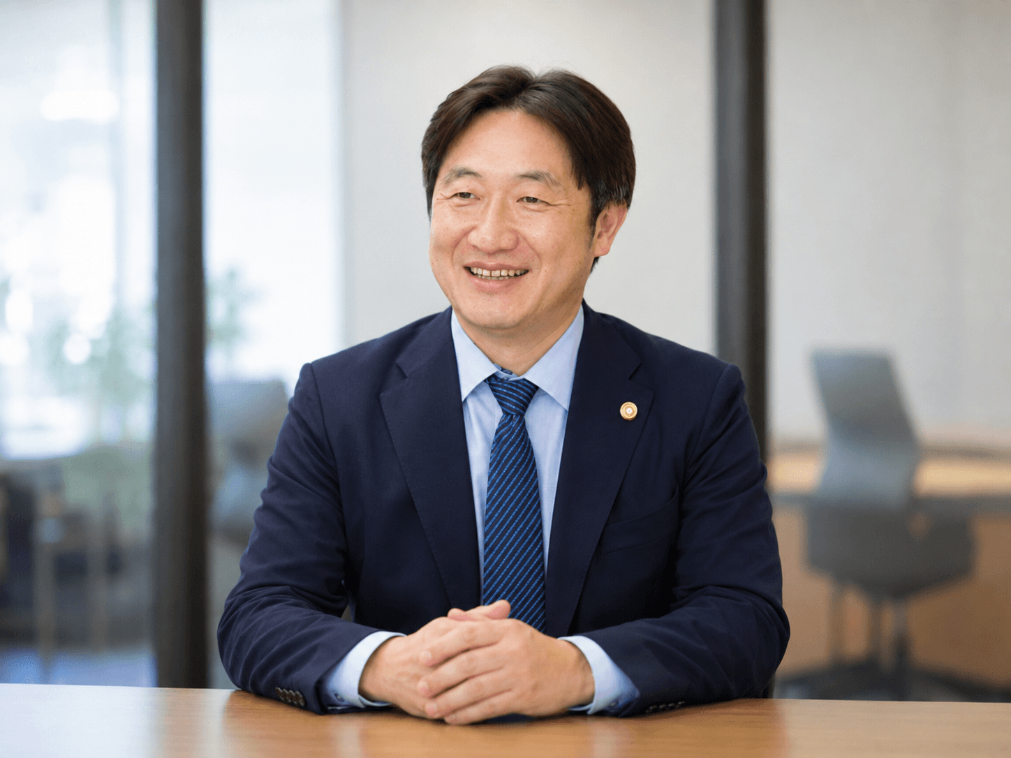 銀行員から４０歳で弁護士へ ―「お客さま第一」を貫く天野仁弁護士―