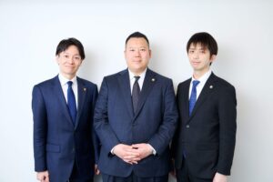 角学弁護士