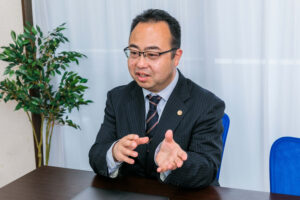 白土文也弁護士